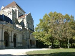 Basilique et maison natale de Bernard de Clairvaux  Fontaine-ls-Dijon